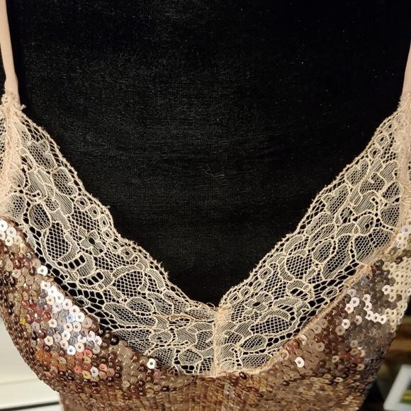 Sequins camisole in nude Peach colour - Picture 4 of 10